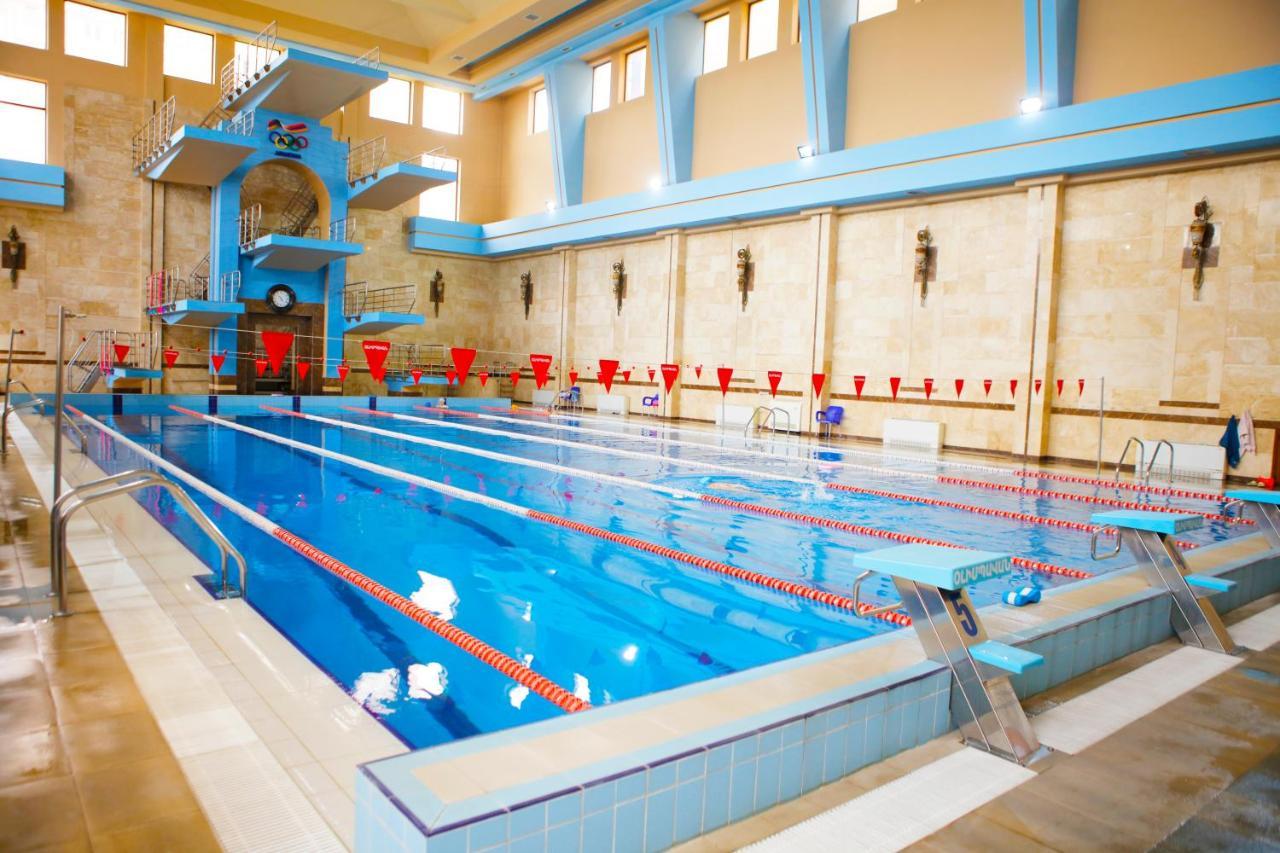 יירבאן Olympavan Hotel מראה חיצוני תמונה