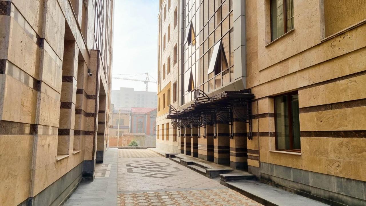יירבאן Olympavan Hotel מראה חיצוני תמונה
