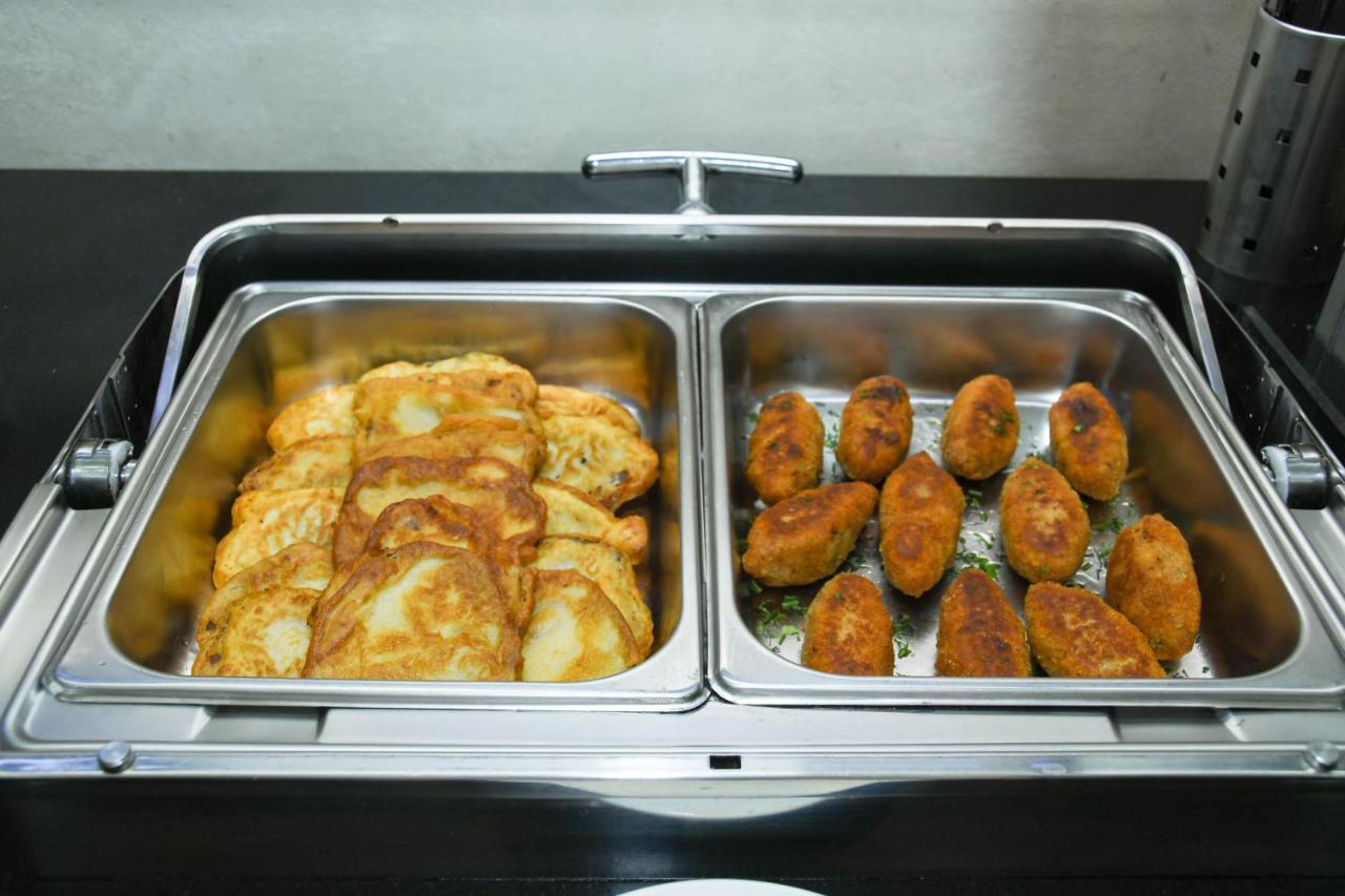 יירבאן Olympavan Hotel מראה חיצוני תמונה