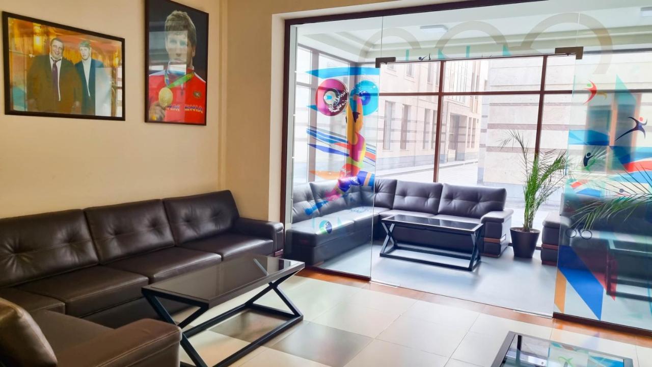 יירבאן Olympavan Hotel מראה חיצוני תמונה