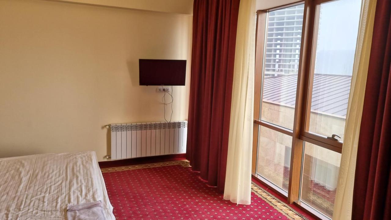 יירבאן Olympavan Hotel מראה חיצוני תמונה
