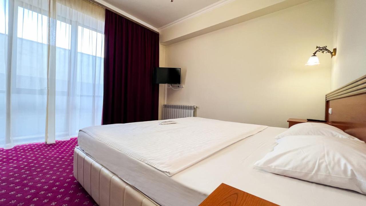 יירבאן Olympavan Hotel מראה חיצוני תמונה