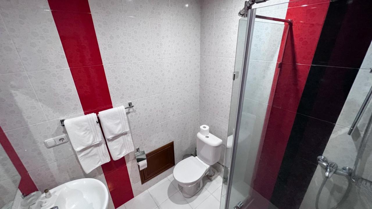 יירבאן Olympavan Hotel מראה חיצוני תמונה