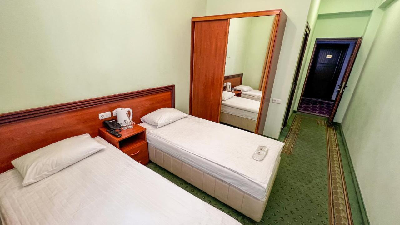 יירבאן Olympavan Hotel מראה חיצוני תמונה