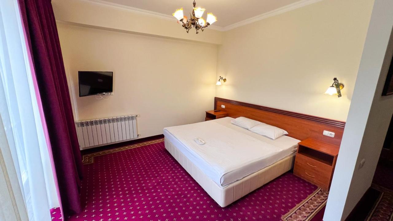 יירבאן Olympavan Hotel מראה חיצוני תמונה